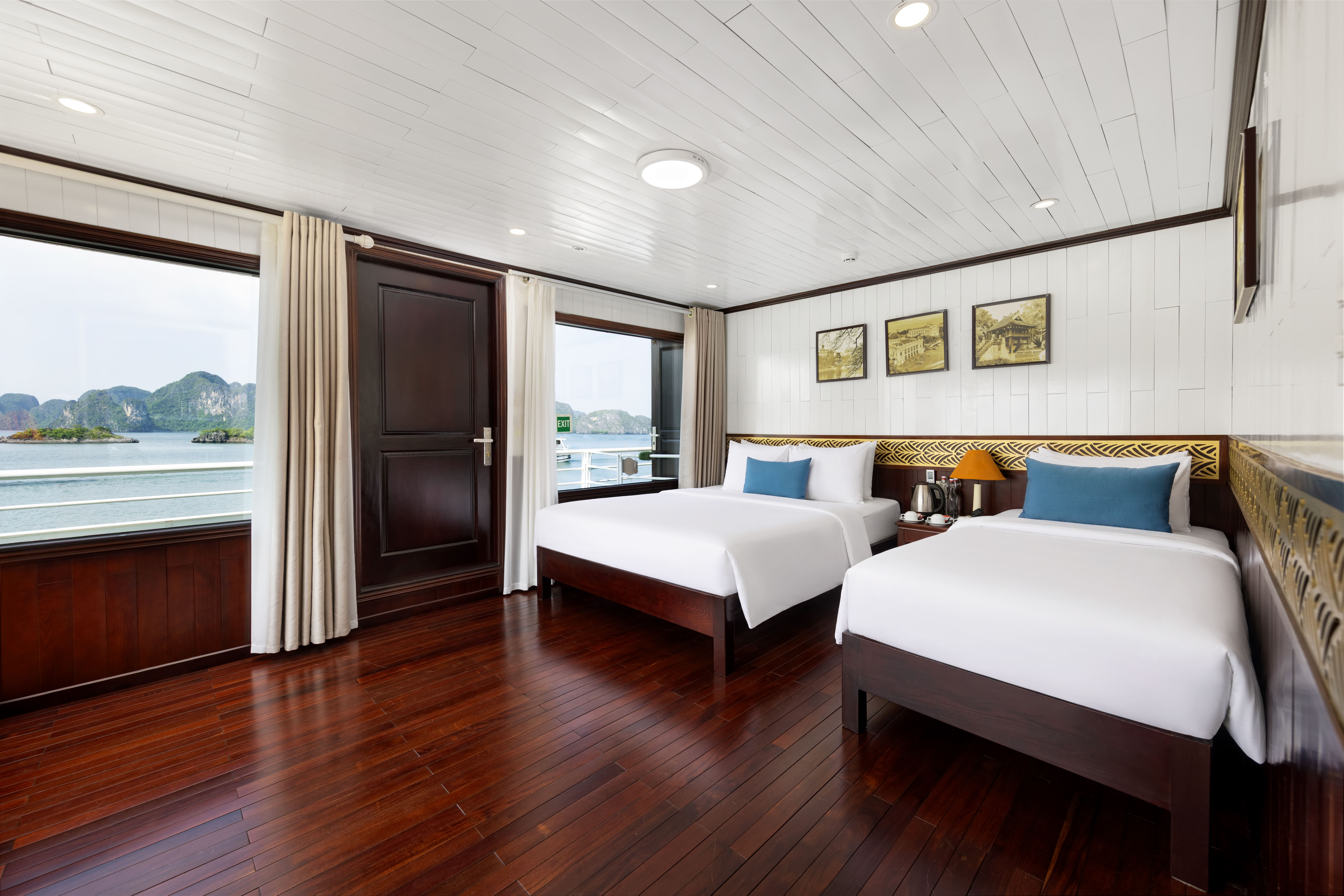 President Suite Sea View with Private Balcony and Bathtub