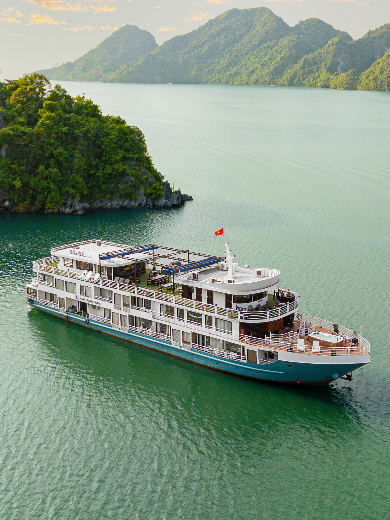 oasis bay party cruise
